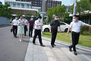 烈日炎炎，領導送信心|閔行區委委員、區人民檢察院黨組書記、檢察長胡春健帶隊赴寶開智能開展大走訪、大排查